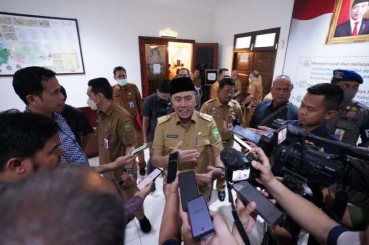 Guburnur Riau Minta Kepala OPD Percepat Pendataan Honorer